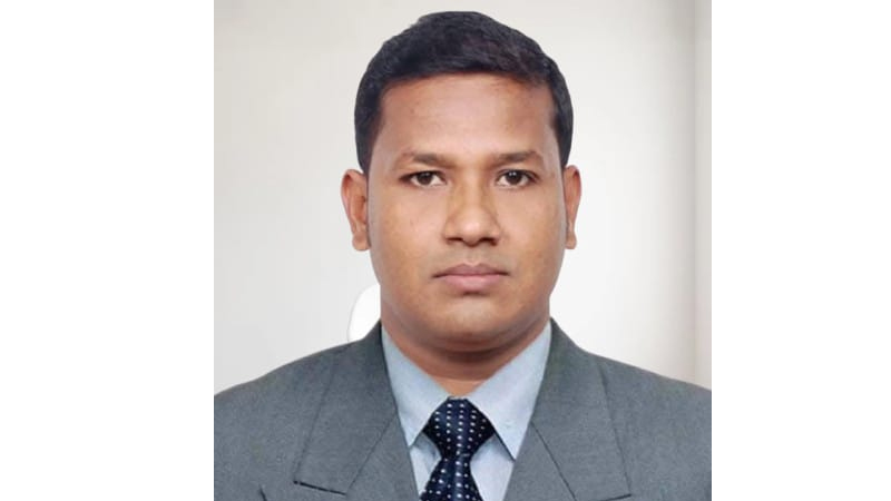 নোয়াখালীতে কাভার্ড ভ্যানের ধাক্কায় ইন্স্যুরেন্স কর্মকর্তার মৃত্যু