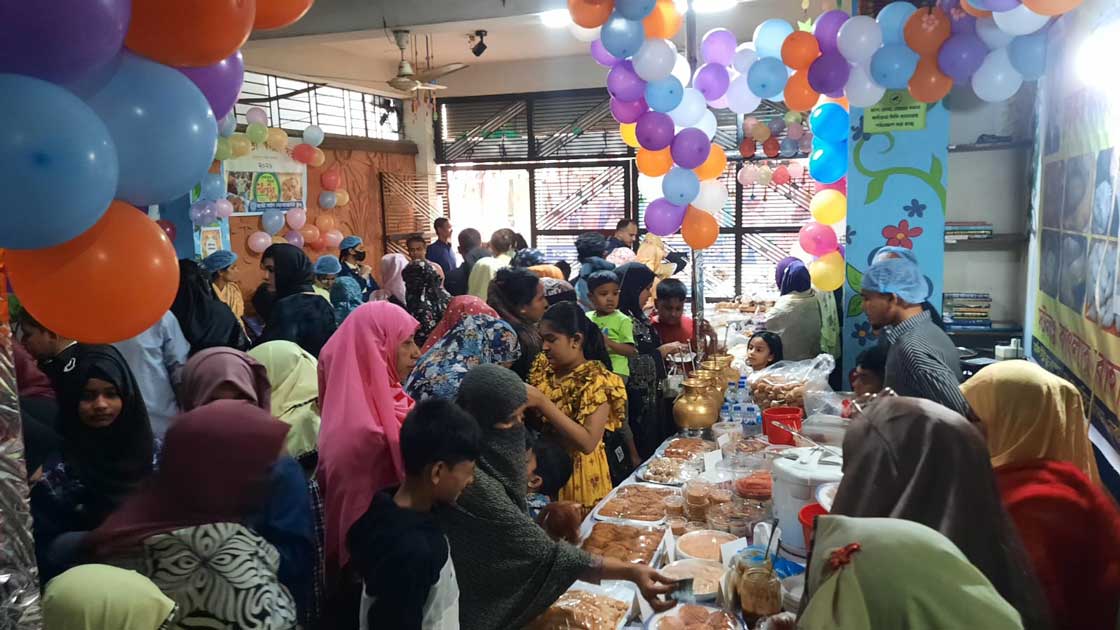 টঙ্গীতে হাজী সাইদ ল্যাবরেটরি স্কুলে দিনব্যাপী পিঠাপুলির মেলা অনুষ্ঠিত