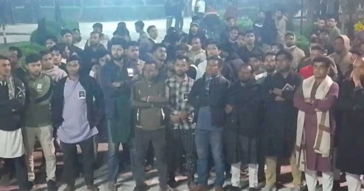 মোনাজাতে শহীদ জিয়ার নাম না নেওয়ায় ইবি ছাত্রদলের প্রতিবাদে ফের মোনাজাত