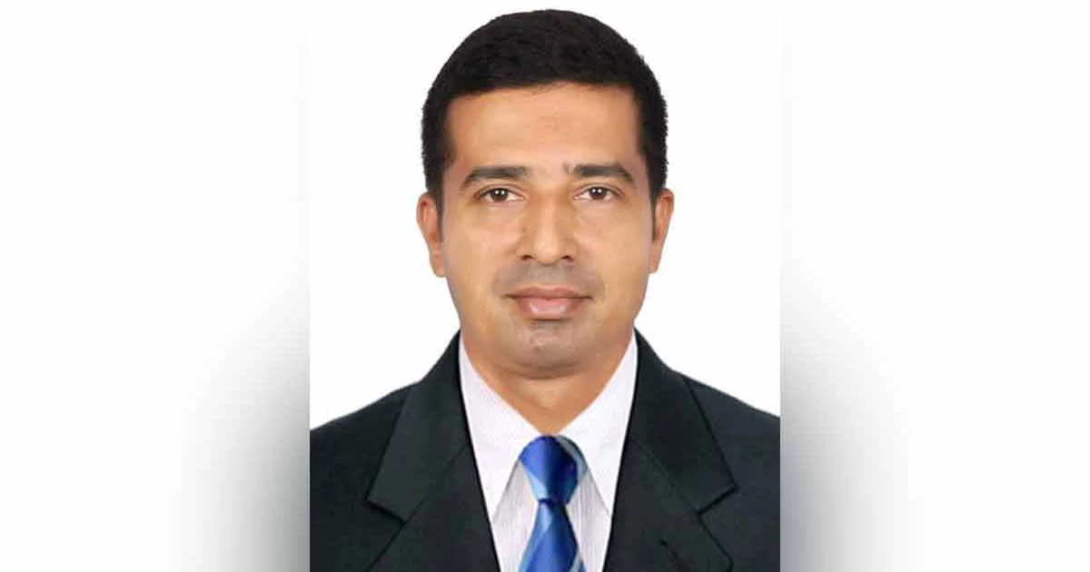 ফিটনেস কোচের দায়িত্ব পালন করায় জাবি কর্মকর্তা সুজিতকে উপাচার্যের অভিনন্দন