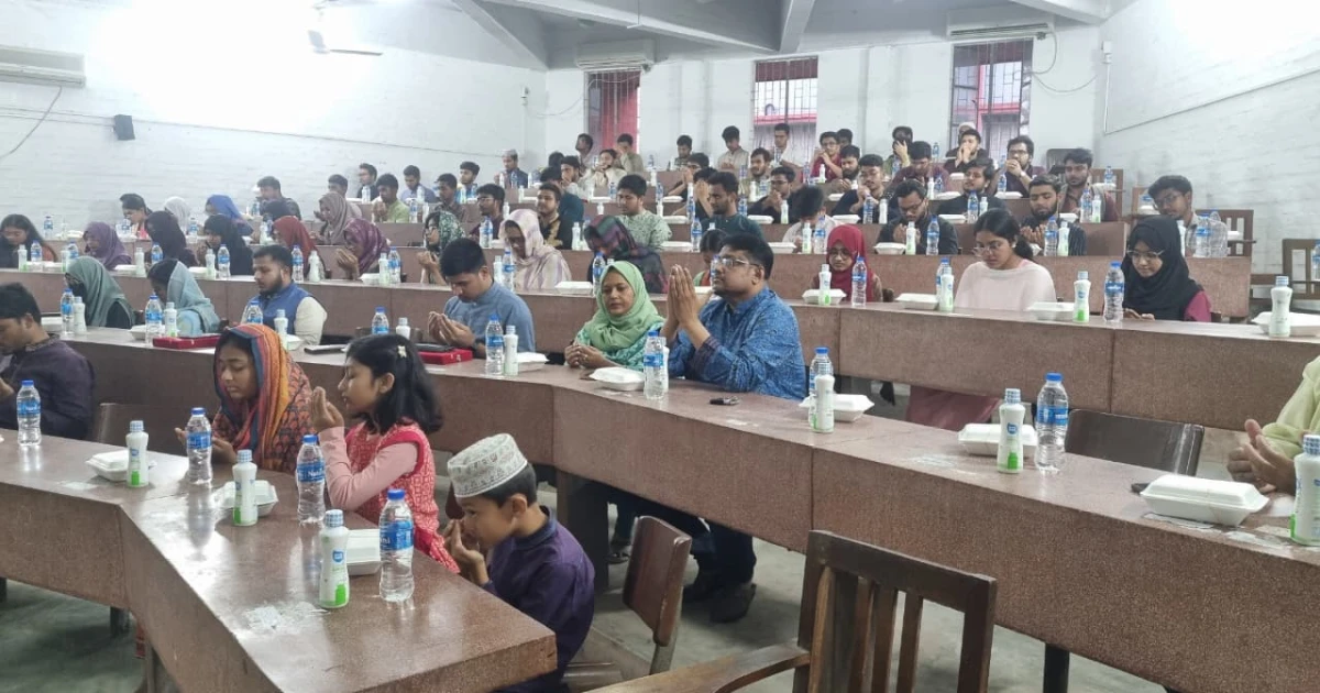 বাকৃবিতে বৃহত্তর দিনাজপুর সমিতির দোয়া, ইফতার ও কৃতি শিক্ষার্থী সংবর্ধনা