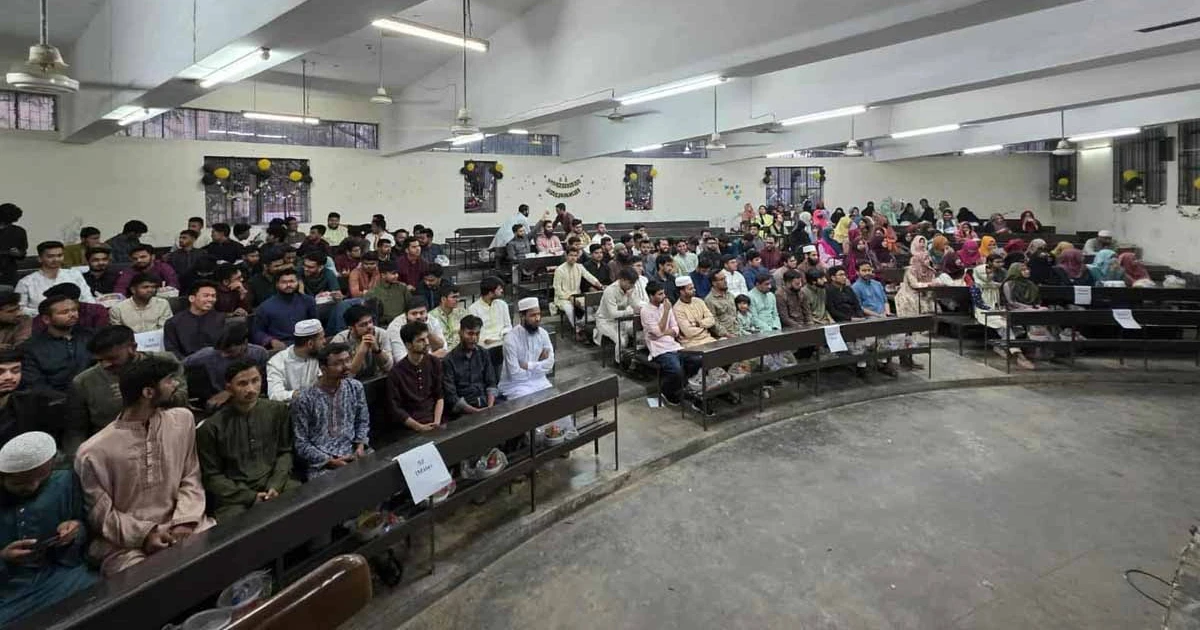 জাবিতে “প্রাণরসায়ন সংসদ” এর উদ্যোগে ইফতার মাহফিল ও কুরআন প্রতিযোগিতা অনুষ্ঠিত