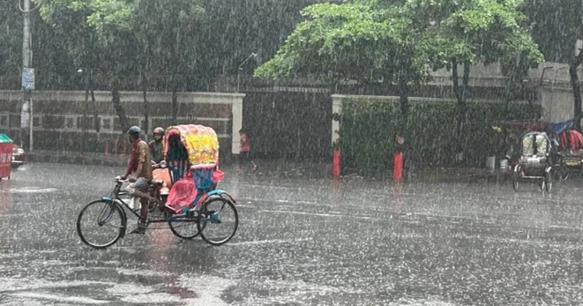 ভারী বৃষ্টি ঝরবে তিন বিভাগে