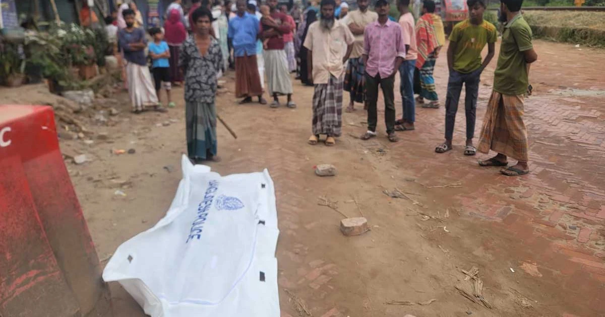 নেশার টাকার জন্য ঘুমন্ত ছেলেকে হত্যার পর বাবার আত্মহত্যা