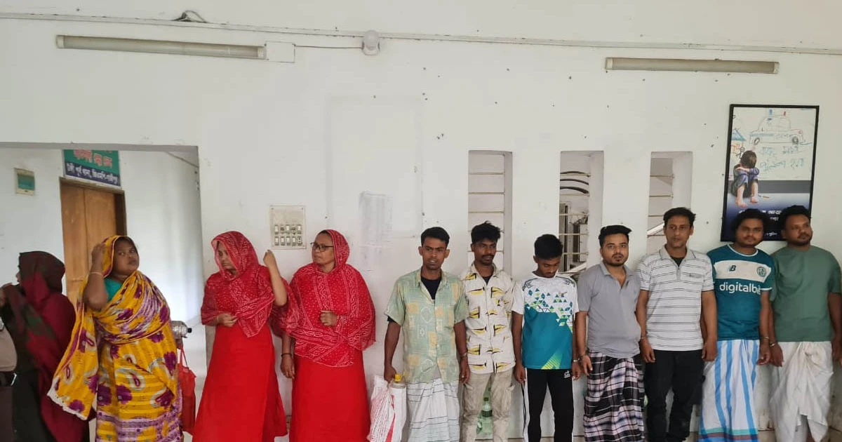 টঙ্গী কেরানিটেক বস্তিতে মাদক অভিযানে পুলিশ সহ আহত ৪ গ্রেপ্তার ৭