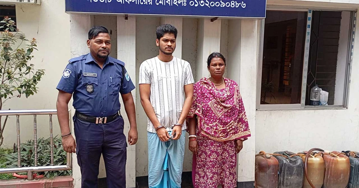 রূপগঞ্জে শিক্ষিকার উপরে হামলার ঘটনায় মা- ছেলে গ্রেফতার