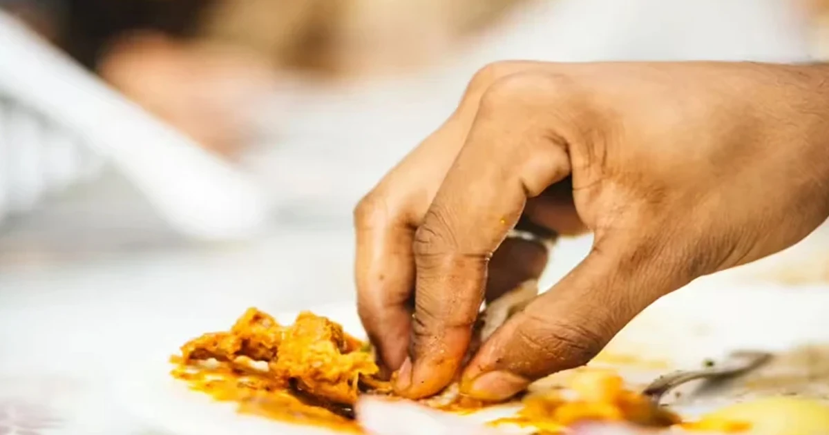 হজমশক্তি বাড়ায় খাওয়ার সময়ের যেসব অভ্যাস