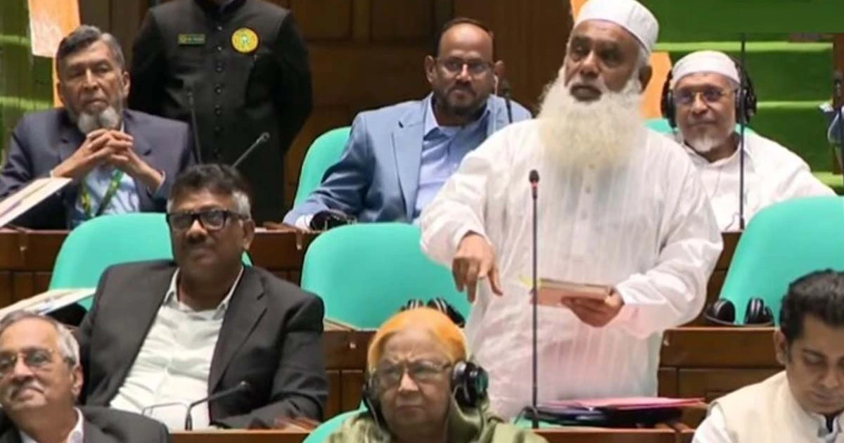 জামায়াতের নারী এমপিদের পোশাক নিয়ে মন্তব্যে উত্তপ্ত সংসদ