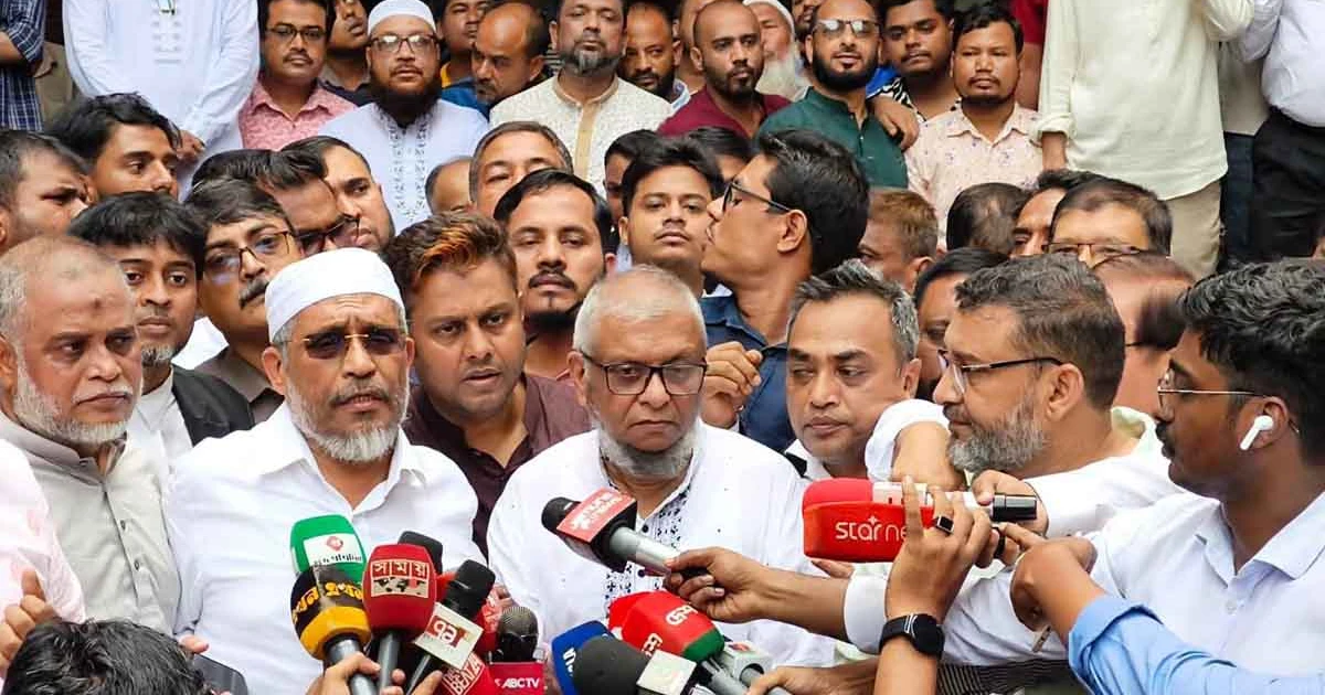 সুরঞ্জিত সেনগুপ্ত হত্যা চেষ্টা মামলায় আরিফ, গৌছ, বাবর খালাস