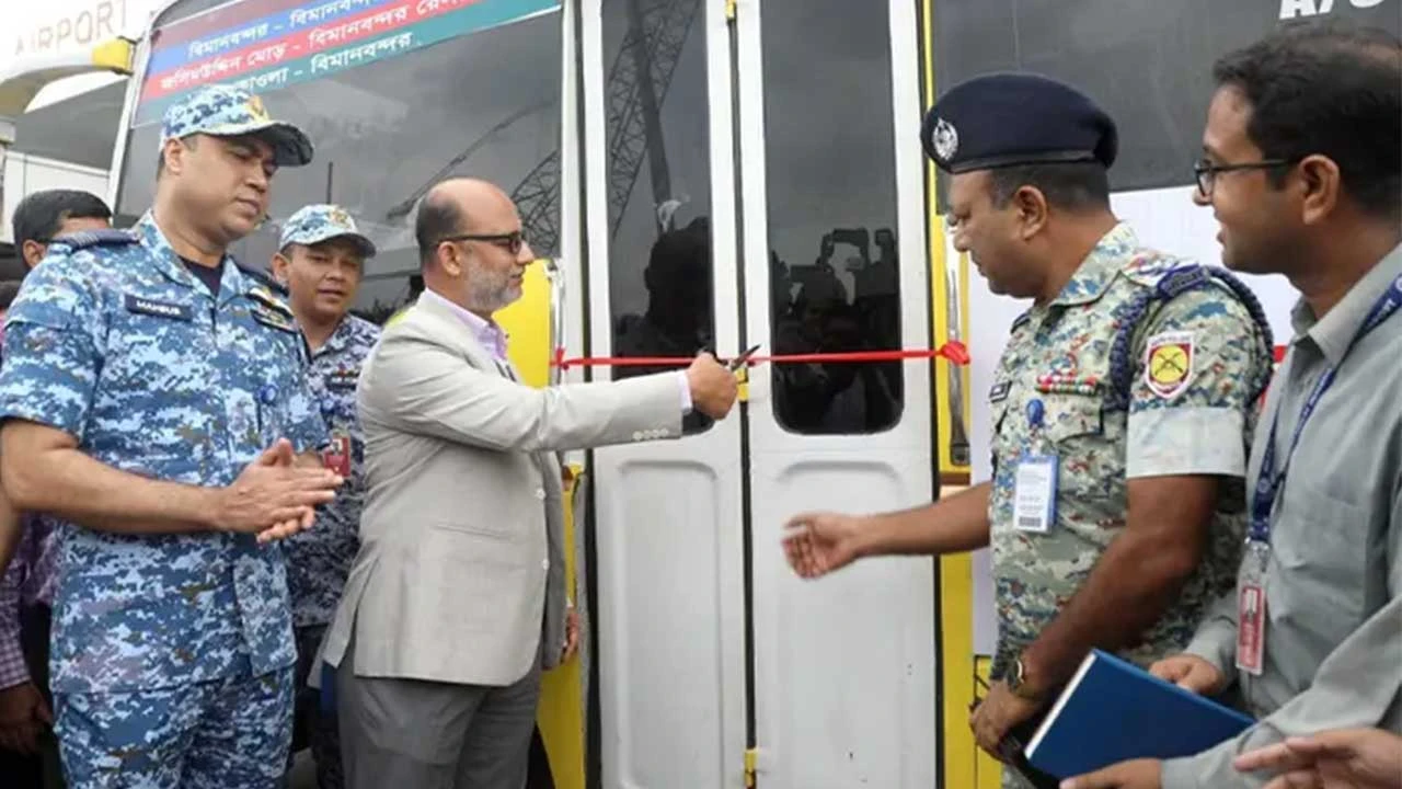 বিমানবন্দরে যাত্রীদের জন্য ‘ফ্রি শাটল বাস’ চালু করল বেবিচক