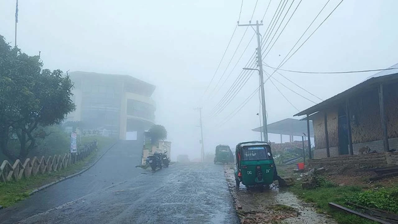 সাজেকে আটকে পড়েছেন ৬০০ পর্যটক