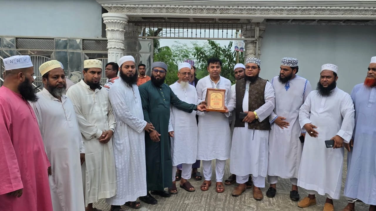রূপগঞ্জ সদর ইউনিয়ন পরিষদের নতুন প্রশাসক নূর নবী ভূঁইয়াকে সংবর্ধনা