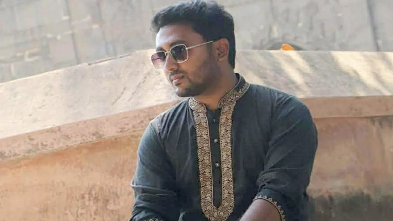 নওগাঁয় ছাত্রাবাসের কক্ষে ঝুলছিল অনার্স শিক্ষার্থীর মরদেহ