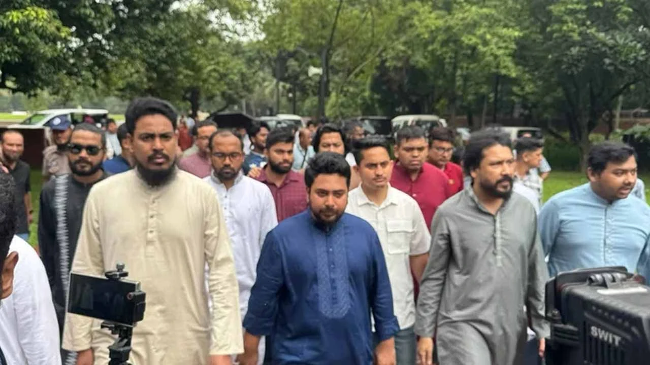 জুলাই স্মৃতি জাদুঘর পরিদর্শন করলেন এনসিপি নেতারা