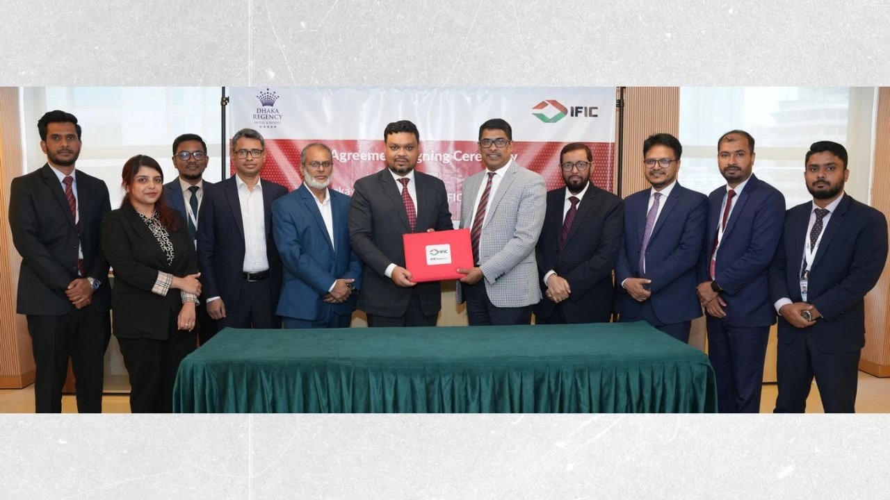 আইএফআইসি ব্যাংক ও ঢাকা রিজেন্সির মধ্যে সমঝোতা স্মারক স্বাক্ষর
