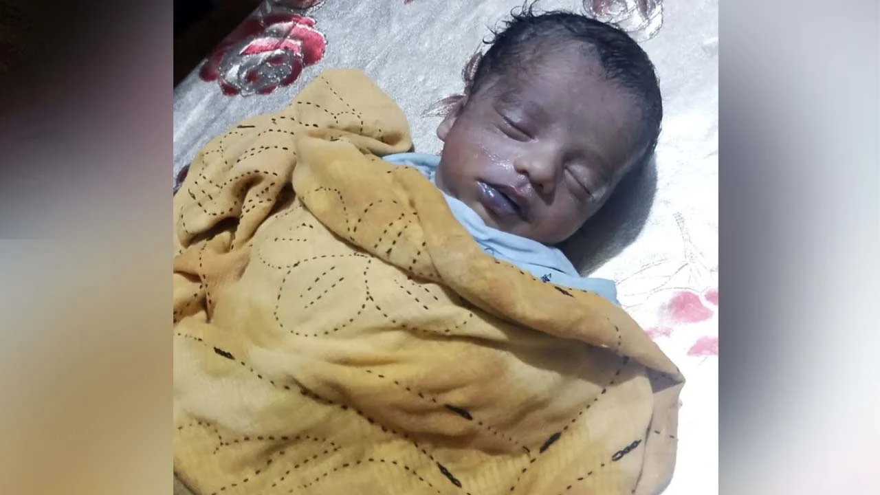 ঘুমের ব্যাঘাত করায় নবজাতককে হত্যা করল মা