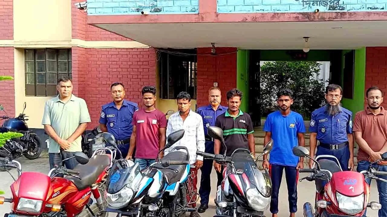 চোরাই মোটরসাইকেল উদ্ধারে কাহারোলে পুলিশের অভিযান: ৪টি উদ্ধার, গ্রেপ্তার ৪