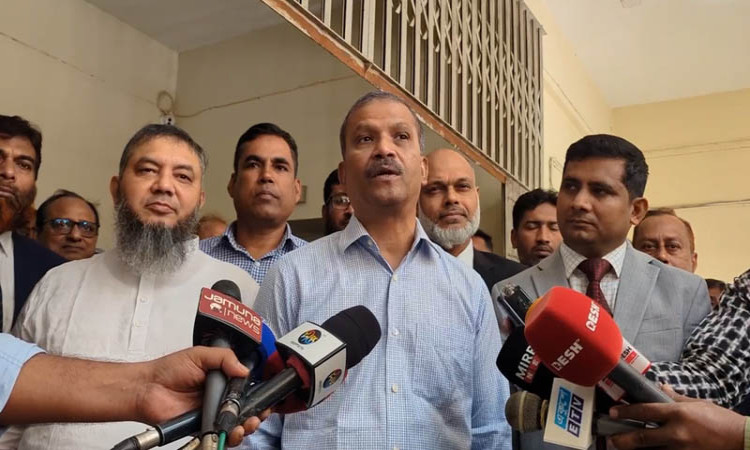 নির্বাচন নিয়ে শঙ্কা নেই: আইন উপদেষ্টা