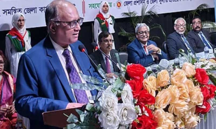 ওসমানী মেডিকেল কলেজের কর্মকর্তাকে বরখাস্তের নির্দেশ দিলেন দুদক চেয়ারম্যান