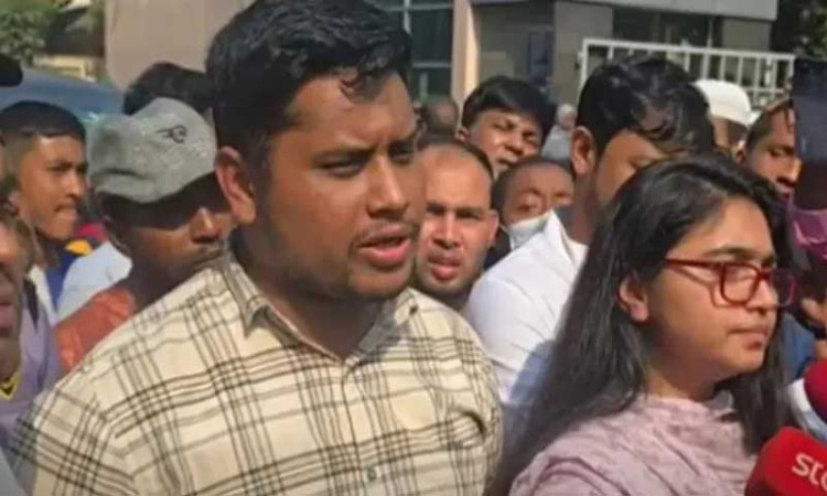 খালেদা জিয়া যেন হাসিনার ফাঁসি দেখে যেতে পারেন: হাসনাত