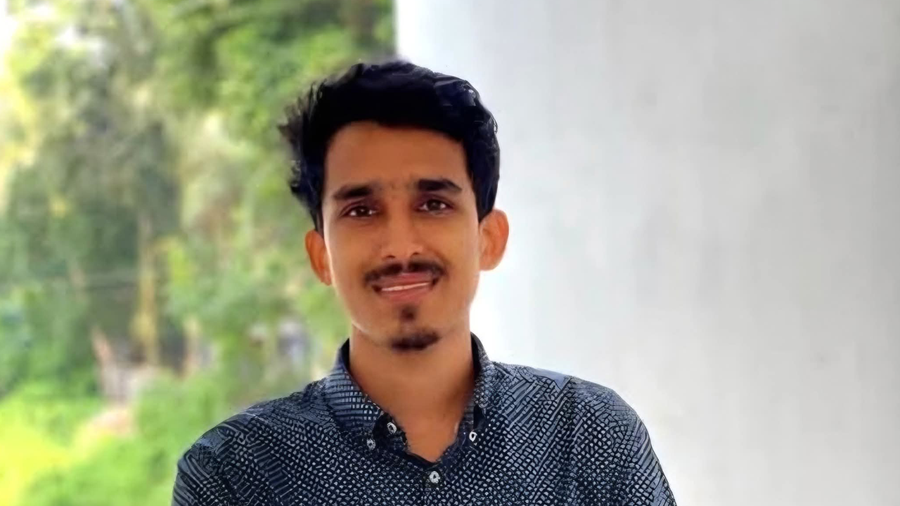 বিশ্ববিদ্যালয় শিক্ষার্থীর ঝুলন্ত মরদেহ উদ্ধার, মিলল চিরকুট