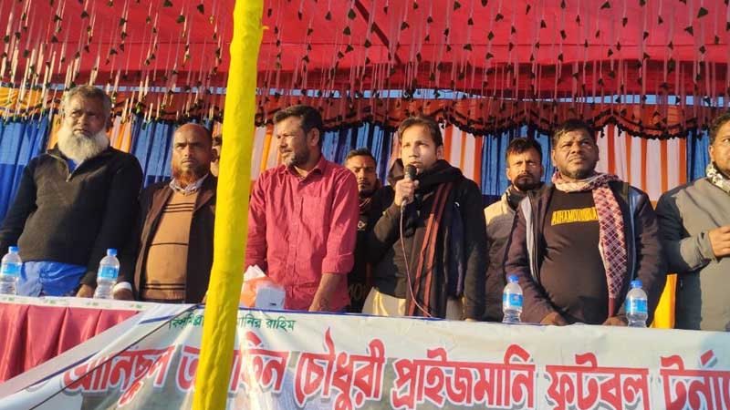 কিশোরগঞ্জে প্রাইজমানি ফুটবল টুর্নামেন্টে স্বতন্ত্র এমপি প্রার্থী হীরার মতবিনিময়