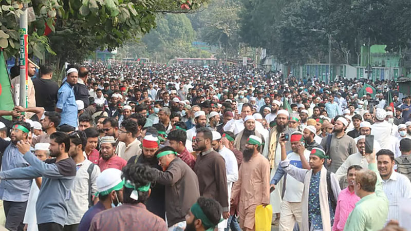 ওসমান হাদির জানাজায় মানুষের ঢল