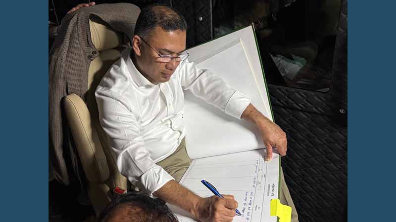 নিজেকে ‘রাজনৈতিক কর্মী’ পরিচয় দিলেন তারেক রহমান