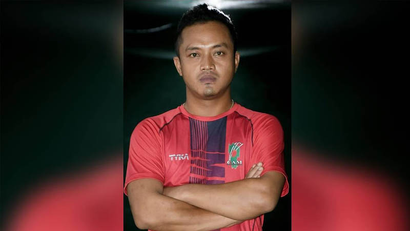 মাঠে নামলেন রান করতে, ফিরলেন লাশ হয়ে