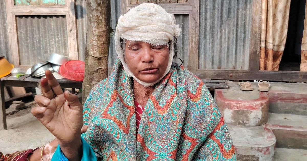 শ্রীনগরে সন্ত্রাসীদের ধারালো অস্ত্রের আঘাতে বৃদ্ধা আহত, লুটপাট ও ভাংচুর