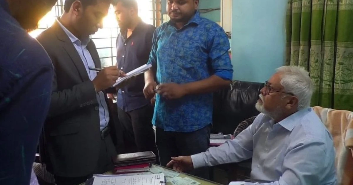 জ্বালানি তেলের মুল্য বৃদ্ধি ও কৃত্রিম সংকট মোকাবেলায় রংপুরে প্রশাসনের অভিযান