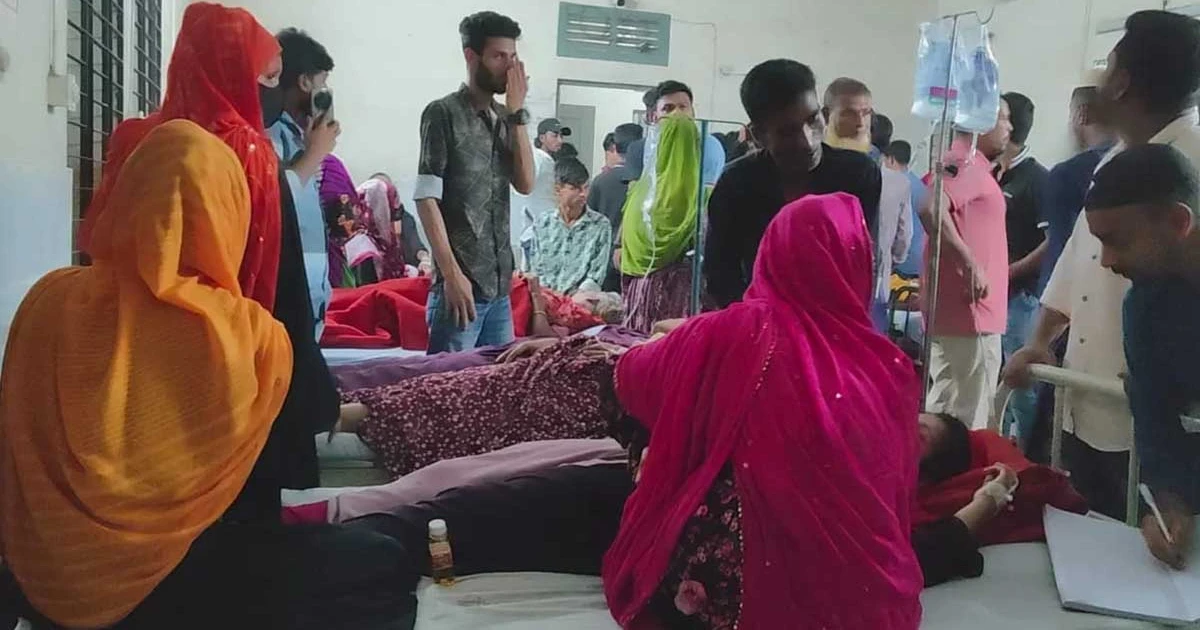ভালুকায় ইফতার খেয়ে অসুস্থ জুতা কারখানায় শতাধিক শ্রমিক, ২০ জন হাসপাতালে