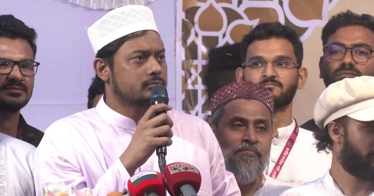 হঠাৎ ক্ষমা চাইলেন নাসীরুদ্দিন পাটওয়ারী
