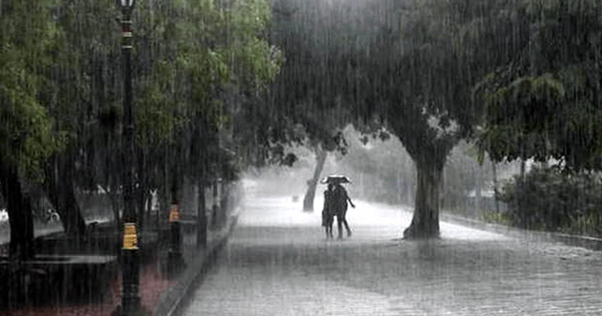 বজ্রসহ বৃষ্টির আভাস, বাড়বে গরম