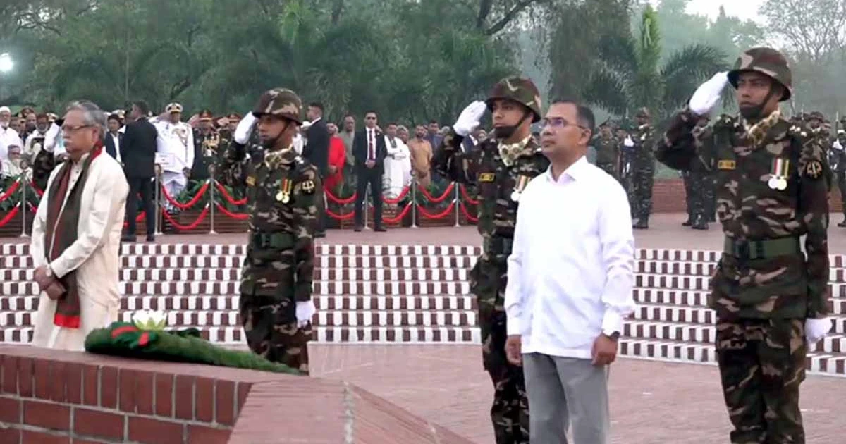 জাতীয় স্মৃতিসৌধে শহীদদের প্রতি রাষ্ট্রপতি ও প্রধানমন্ত্রীর শ্রদ্ধা