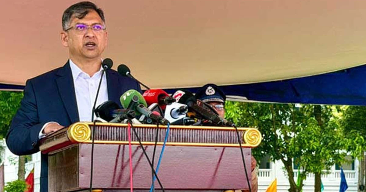 পুলিশ বাহিনী বর্তমান পোশাকে সন্তুষ্ট নয়: স্বরাষ্ট্রমন্ত্রী