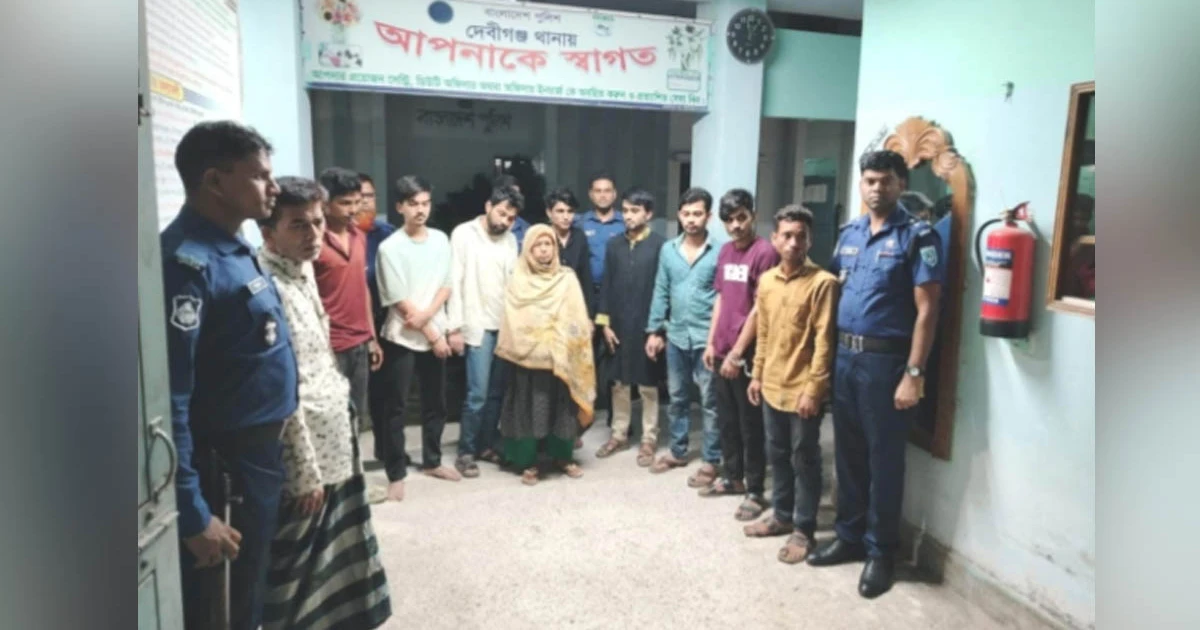 পঞ্চগড়ে মাদকবিরোধী অভিযানে মা ছেলে ও নাতিসহ ১২ জন গ্রেফতার
