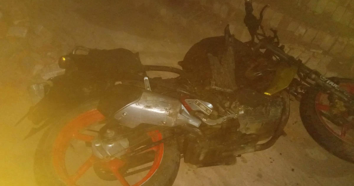 নোয়াখালীতে ফসলি জমির মাটি বিক্রি নিয়ে দু’গ্রুপের সংঘর্ষ, মোটরসাইকেলে অগ্নিসংযোগ