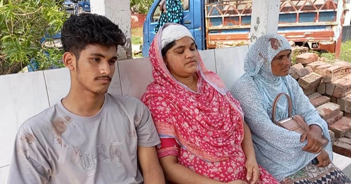 রূপগঞ্জে আইনশৃংখলা বাহিনী পরিচয়ে গাড়ীতে ডাকাতি
