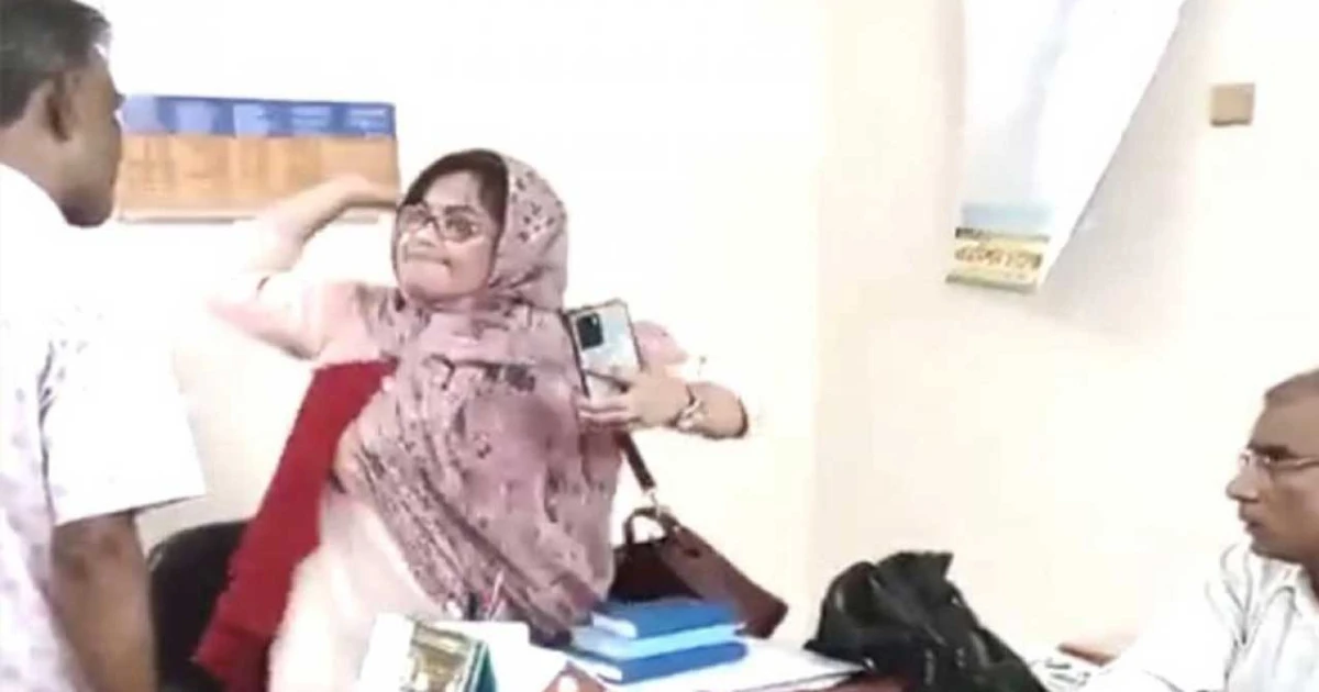 যে কারণে বিএনপিকর্মীকে প্রথমে থাপ্পড় দিয়েছিলেন সেই নারী শিক্ষক!