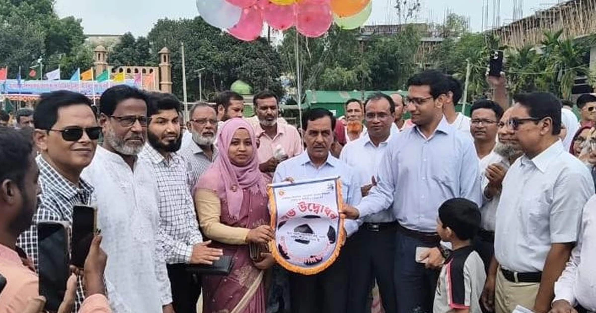 নওগাঁয় শুরু হয়েছে আন্ত: উপজেলা প্রাথমিক বিদ্যালয় গোল্ডকাপ ফুটবল টুর্নামেন্ট