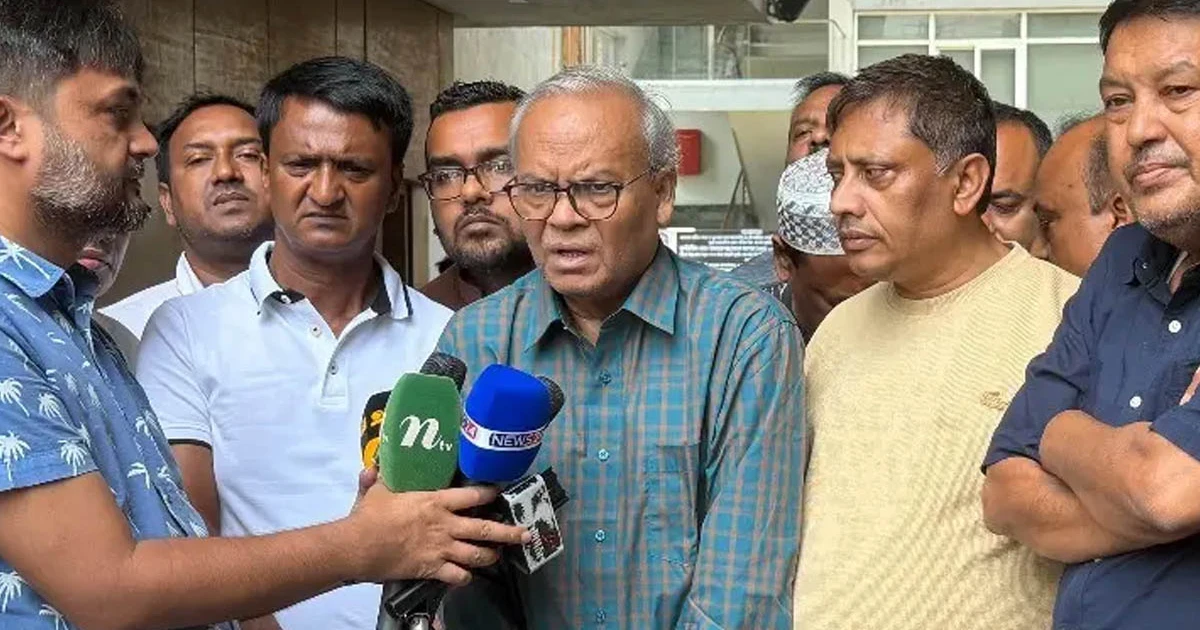 বিরোধীদল সরকারের সমালোচনা করবে, তবে হতে হবে গঠনমূলক: রিজভী