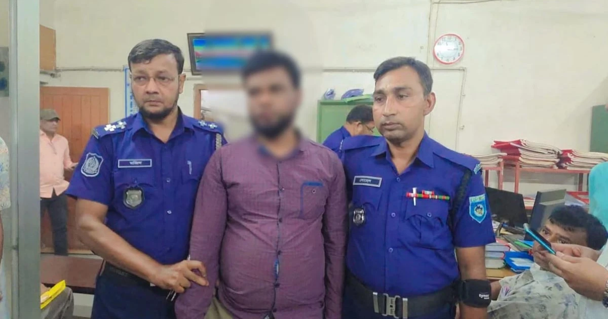 গাইবান্ধায় একাউন্টস অফিসে ভুয়া দুদক কর্মকর্তা আটক
