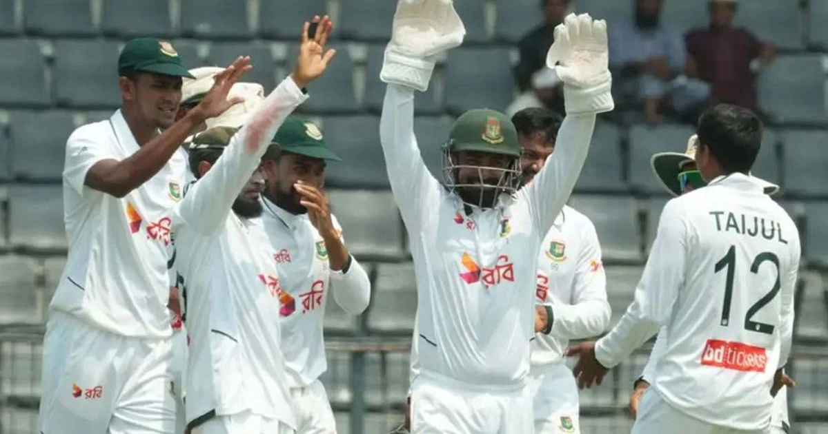 তাইজুলের জোড়া উইকেটে শেষ বিকেলে স্বস্তি পেল বাংলাদেশ