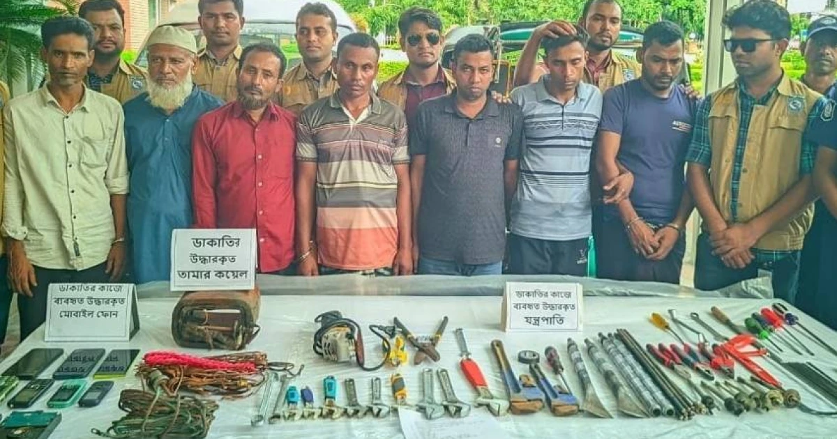 রংপুরে কৃষক হত্যাসহ ট্রান্সফর্মার চুরির মামলায় ৭ ডাকাত গ্রেপ্তার