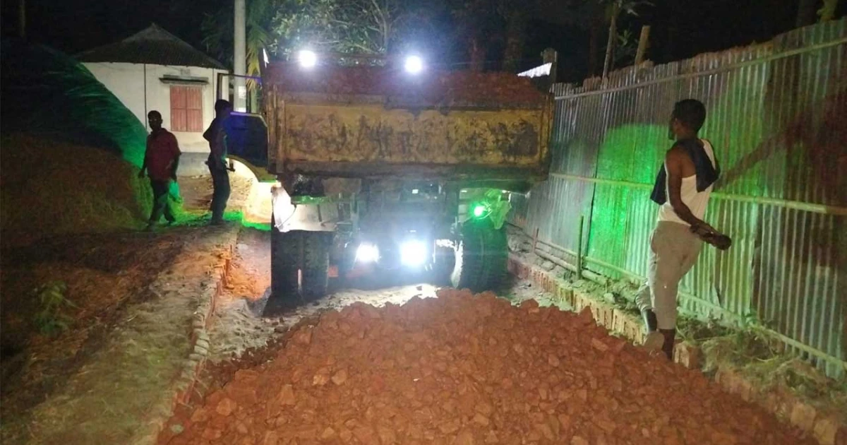গাইবান্ধায় রাস্তা নির্মাণে ভেলকিবাজি