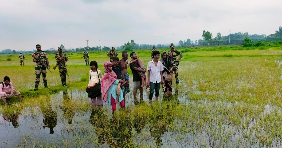 পঞ্চগড় সীমান্তে ১০ নারী-পুরুষকে পুশইনের চেষ্টা, চলছে বিজিবি-বিএসএফের পতাকা বৈঠক
