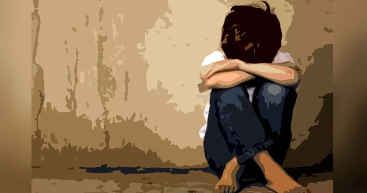 মাদ্রাসায় শিক্ষার্থীকে বলাৎকারের চেষ্টা শিক্ষককে গণধোলাই দিয়ে পুলিশে সোপর্দ