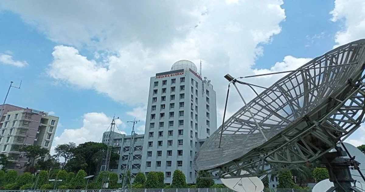 ১৭ জেলায় বজ্রসহ বৃষ্টি ঝরবে আজ