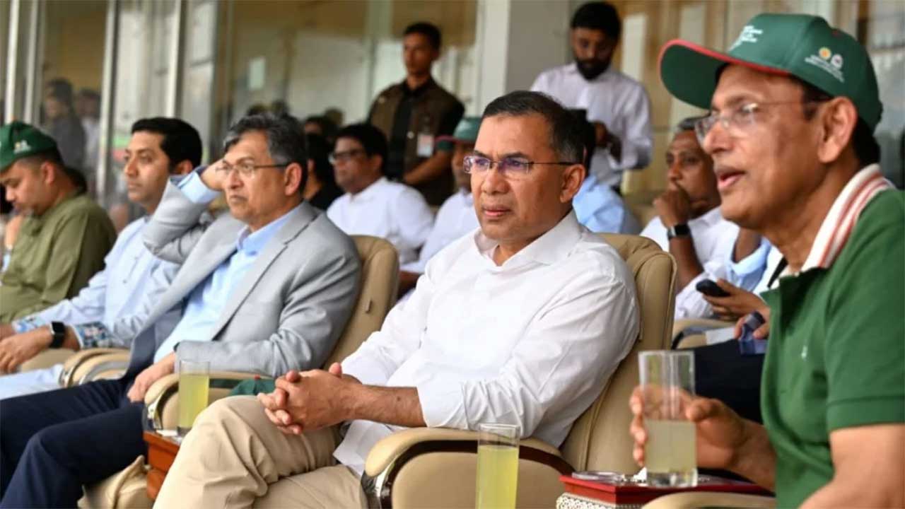 গ্যালারিতে বসে দেশসেরা ক্ষুদে ফুটবলারদের খেলা দেখলেন প্রধানমন্ত্রী
